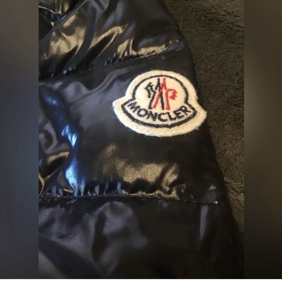 Armoise Short Down Jacket size 0 Verified-Certified Moncler Excellent Condition - Picture 7 of 12